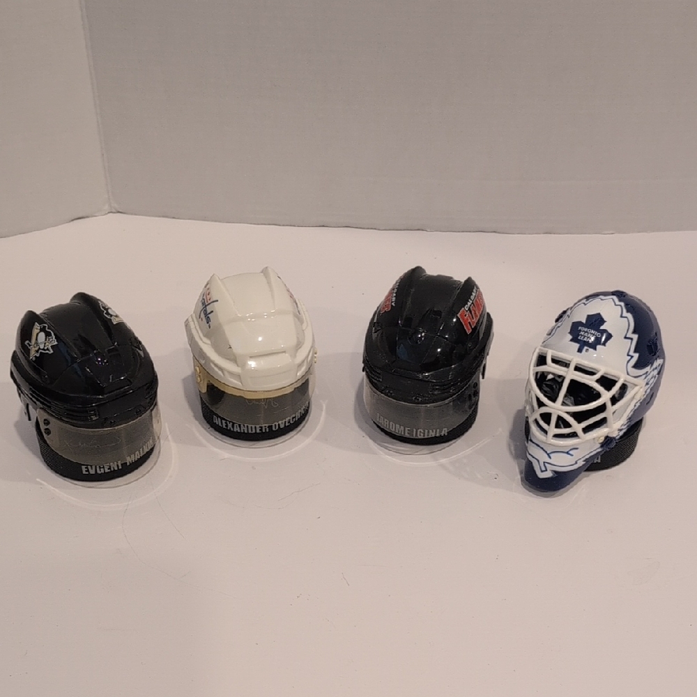 Mc Donald 2009 Miniature Hockey Goalie Masks Set
